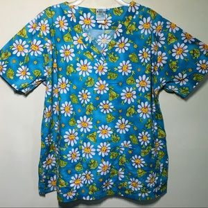 Happy Scrubs (Daisies and Turtles) Top - Size L